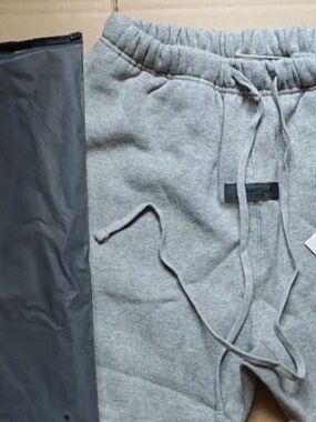 Dark Oat Essential Shorts